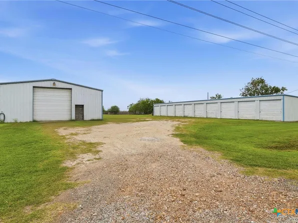 5633 Highway 238, Pt Lavaca, TX 77979