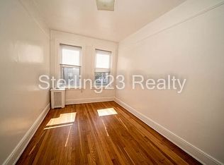 25-23 14th St #2R, Astoria, NY 11102