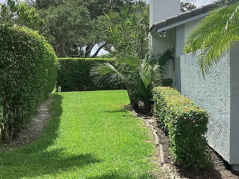10496 Augusta Ct — Photo 41