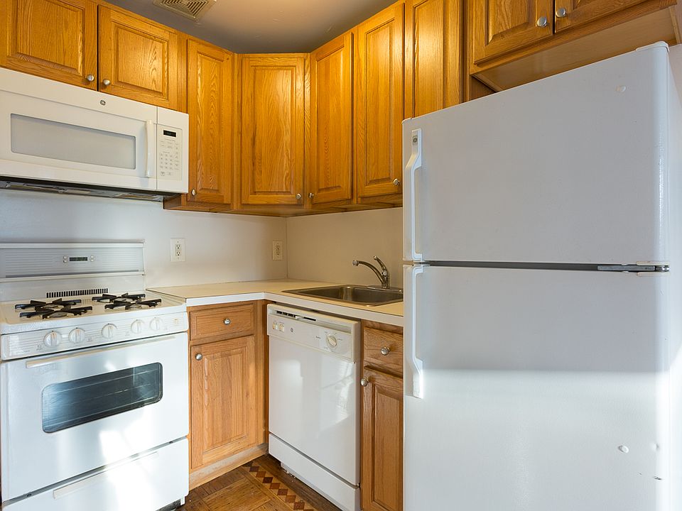 2nd image of 297 Garfield Pl APT 3F