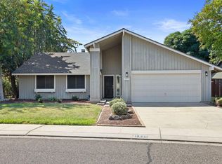 1925 Fox Glen Dr, Hughson, CA 95326