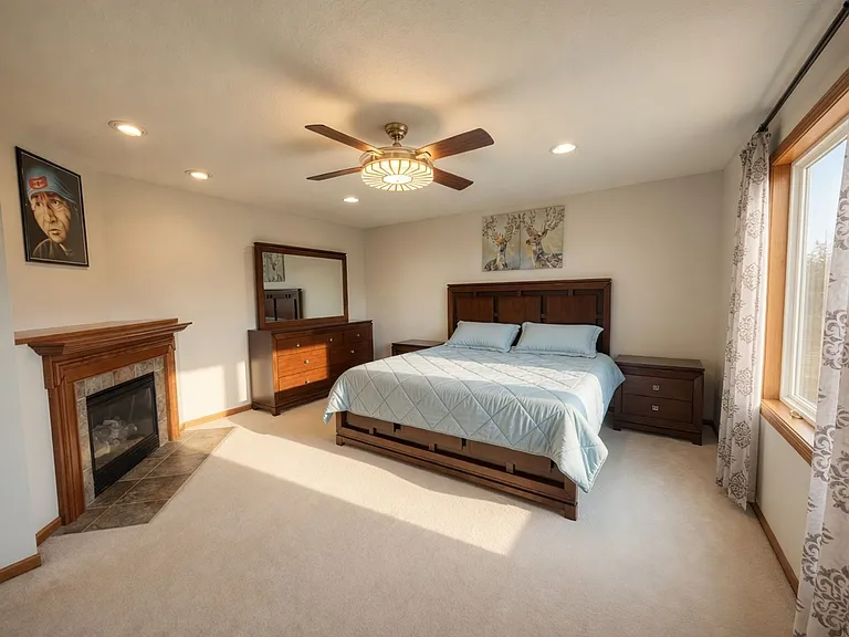 1443 Bethesda Cir — Photo 36