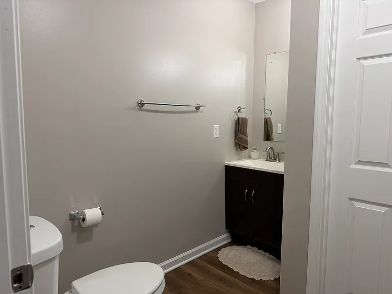 804 Forest Ave — Photo 16