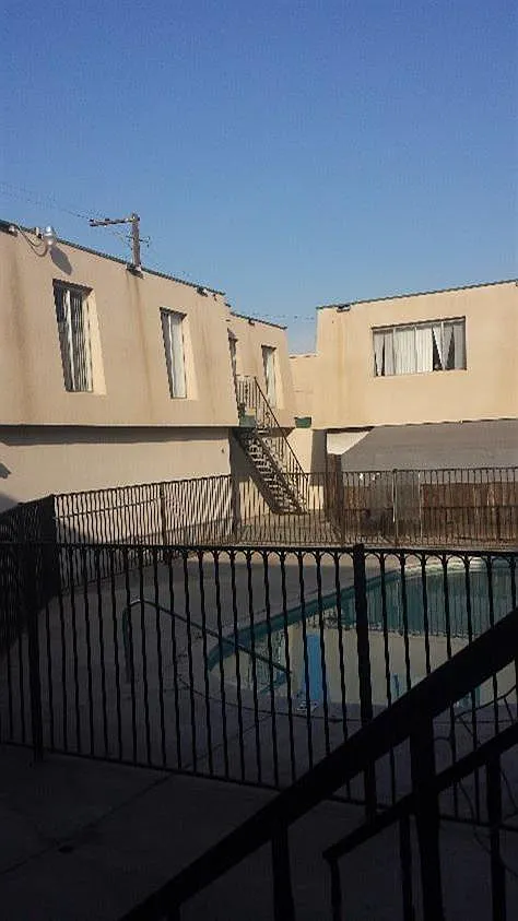 Sierra Vista Apts — Photo 3