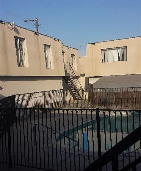 Sierra Vista Apts — Photo 3