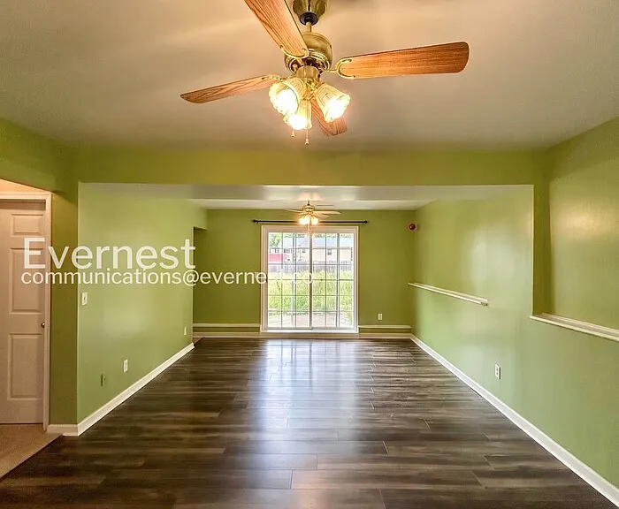 11406 Wentworth Ct — Photo 10