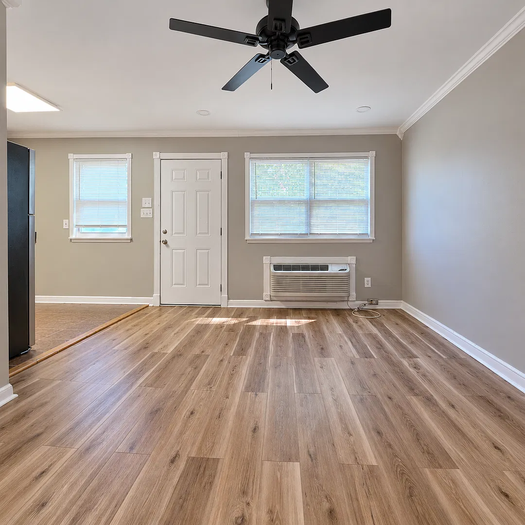 Under New Management! 2bd/1ba $99 Move In Special! — Photo 4