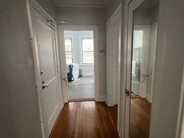 605 Hinman — Photo 17