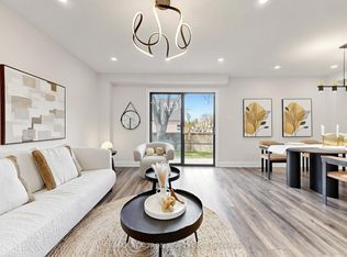 16 Foxglove Ct, Markham, ON L3R 3Y3