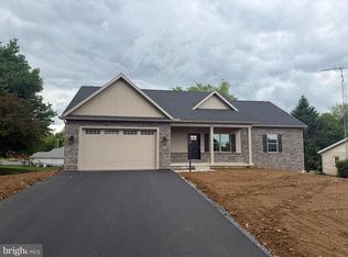 1268 3rd Ave, Chambersburg, PA 17202