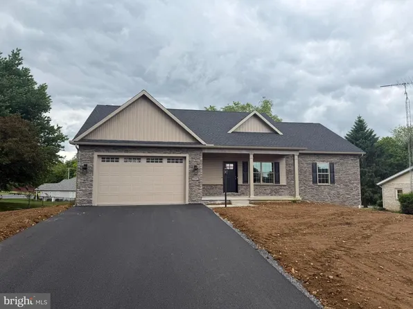1268 3rd Ave, Chambersburg, PA 17202