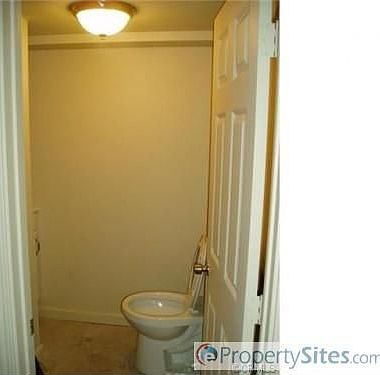 3rd image of 15208 Center St