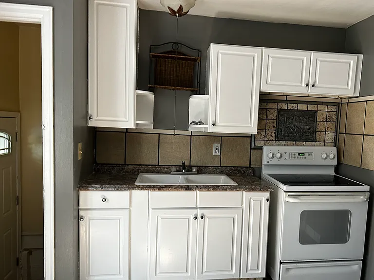 103 Sumner Blvd — Photo 11