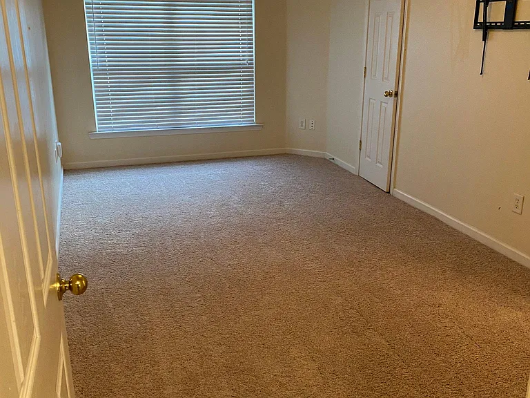 304 Paden Cove Trl — Photo 12