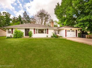 531 Rockland Rd, Crystal Lake, IL 60014