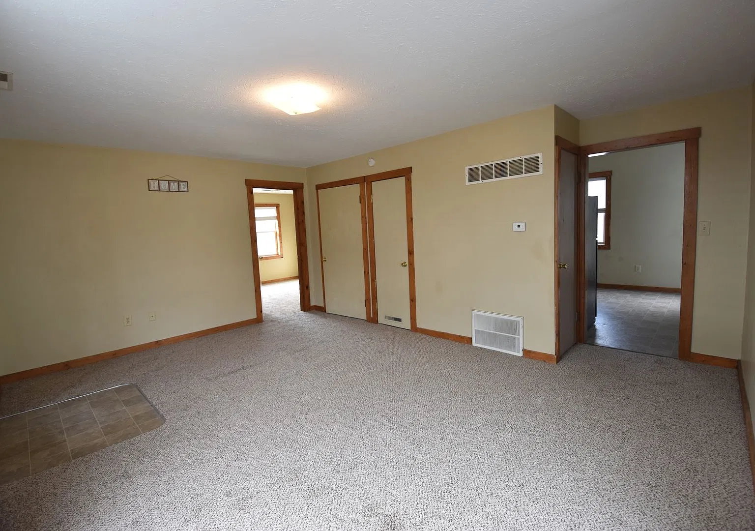 Main 219 — Photo 2