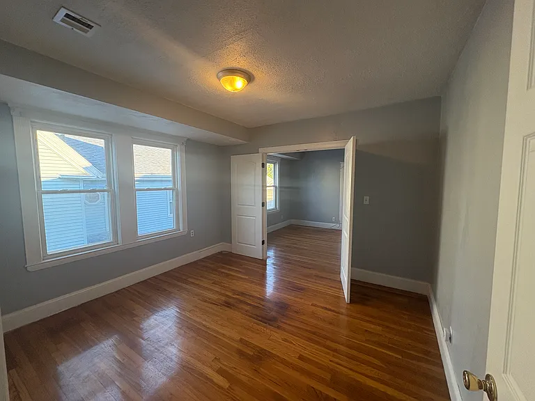 29 Charles St #2 — Photo 4
