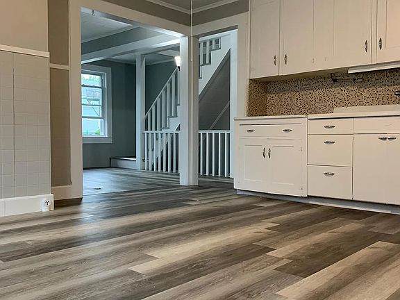 3rd image of 117 Tolles St