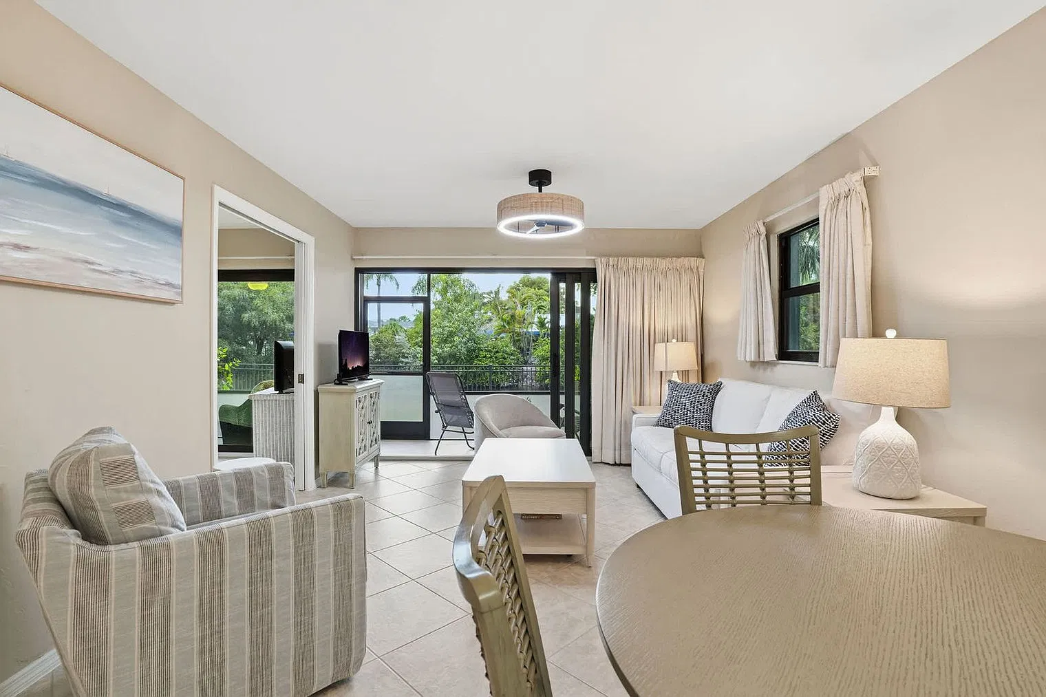 2 bed, 2.0 bath, 861 sqft, $3,198 — Photo 4