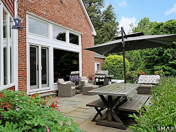 5th image of 68 Bloomer Road