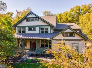 8424 Bearhurst Dr, Gainesville, VA 20155