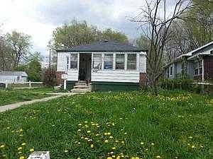 1st image of 3455 Caroline Ave