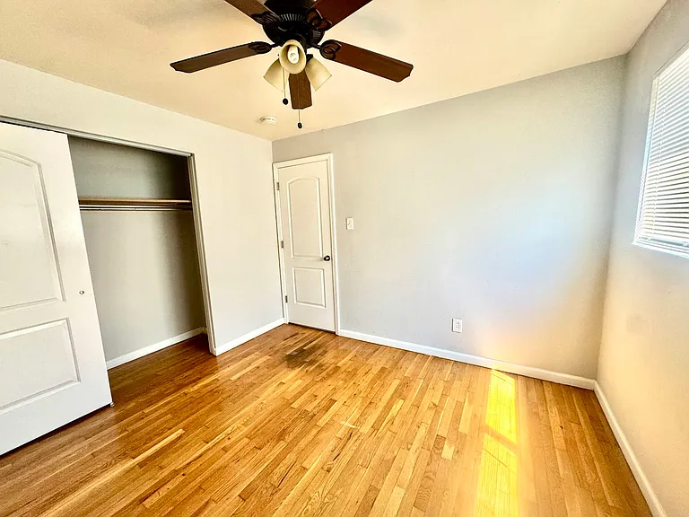 5225 Southwest Ave #105 — Photo 10
