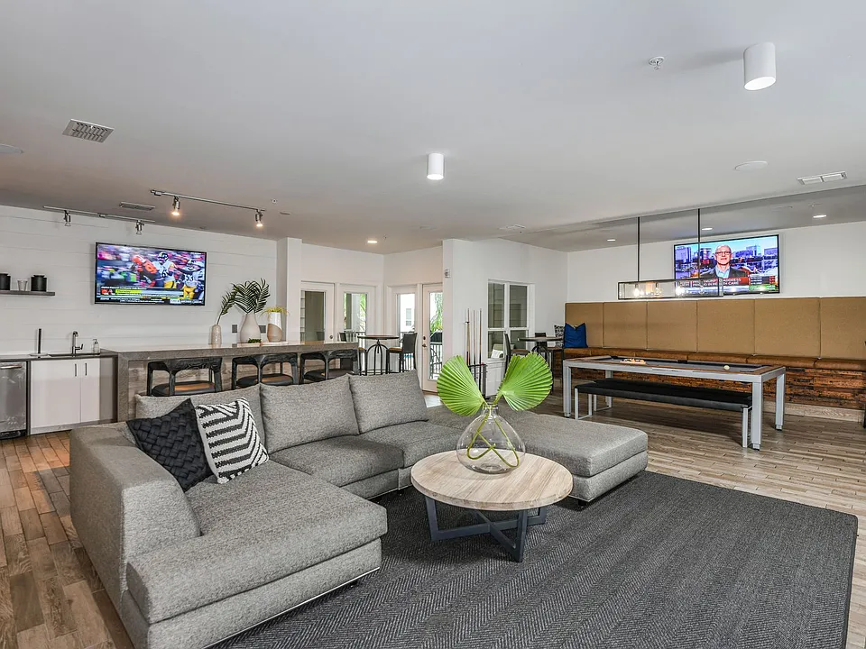 The Gallery at Mills Park apartments community photo