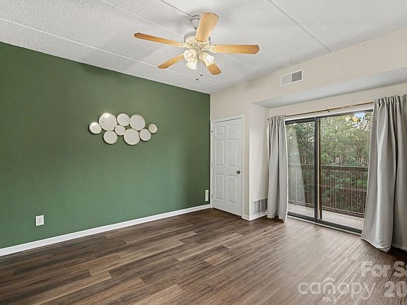 5th image of 211 Heritage Blvd Ste 611