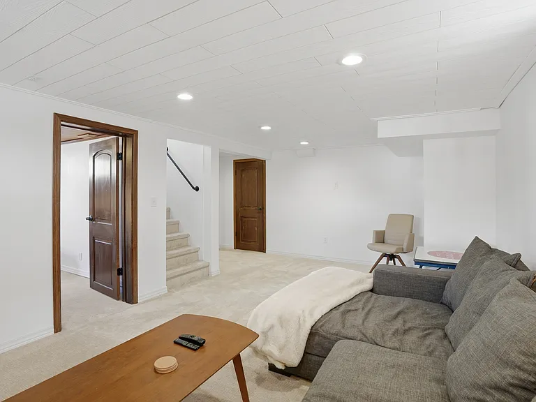 267 E Williams Ave — Photo 10