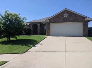 19940 Vivace Ct, Edmond, OK 73012