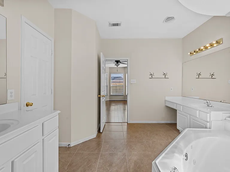 1111 Blue Leaf Dr — Photo 29