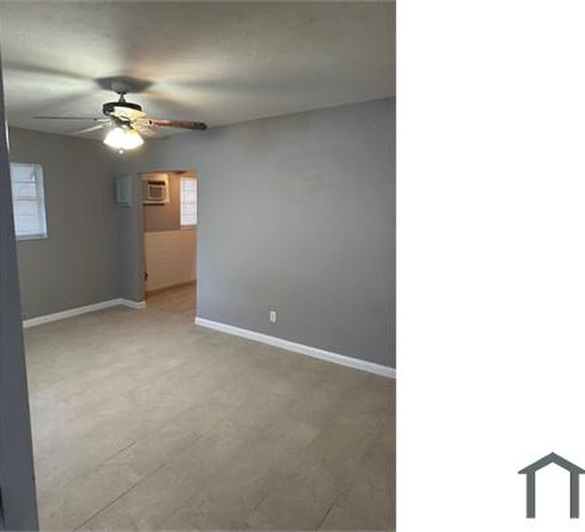 2736 NW 2nd St, photo 2