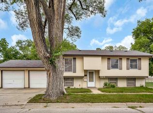 423 E Arlington St, Waterloo, IA 50703