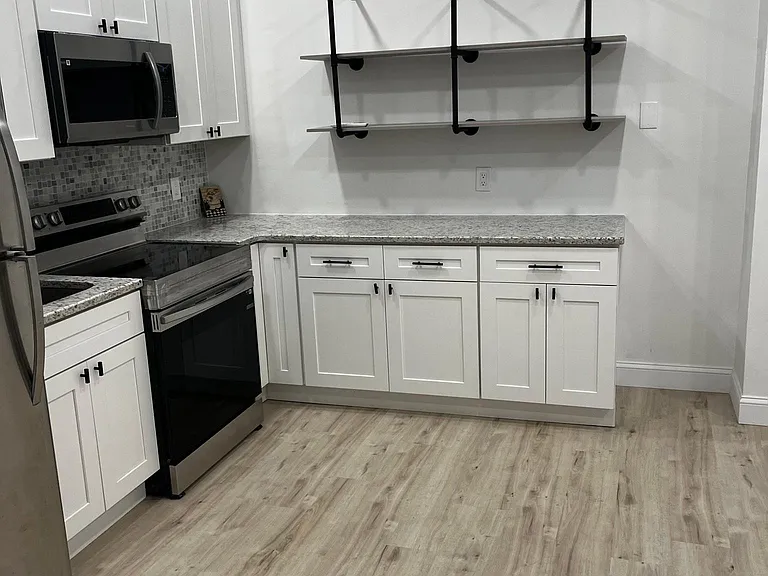3134 Richmond St #1M — Photo 2