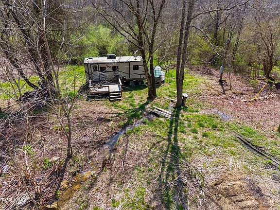 5th image of 290 Cave Springs Rd