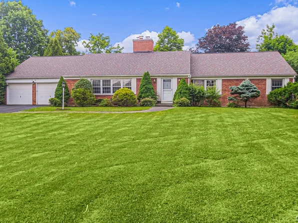 12 Deer Run Rd, New Hartford, NY 13413