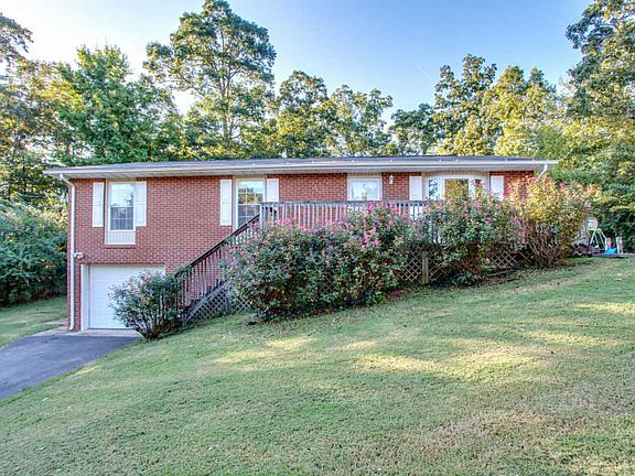 2nd image of 814 Houston Dr