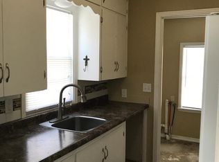1945 S Ridgewood Dr, Wichita, KS 67218