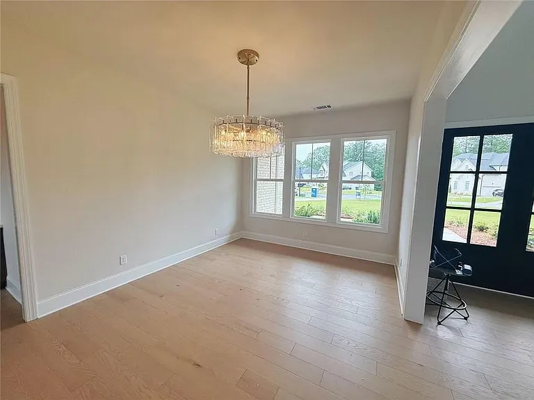 2450 Colliers Ln — Photo 8