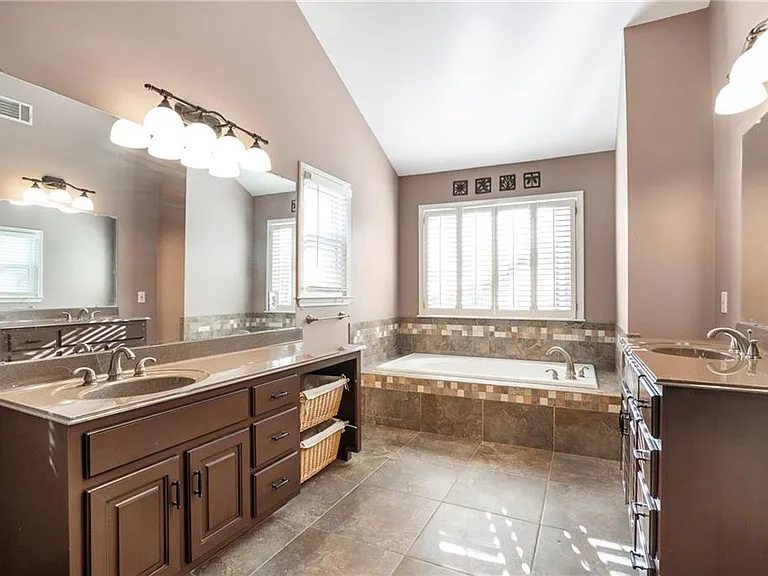 1200 Whitehawk Trl — Photo 28