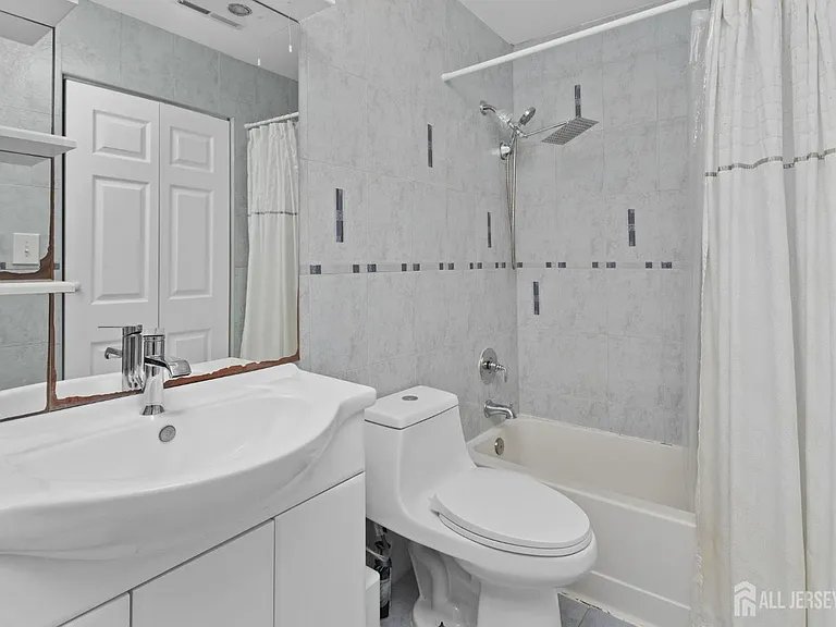 2001 Ravens Crest Dr — Photo 10
