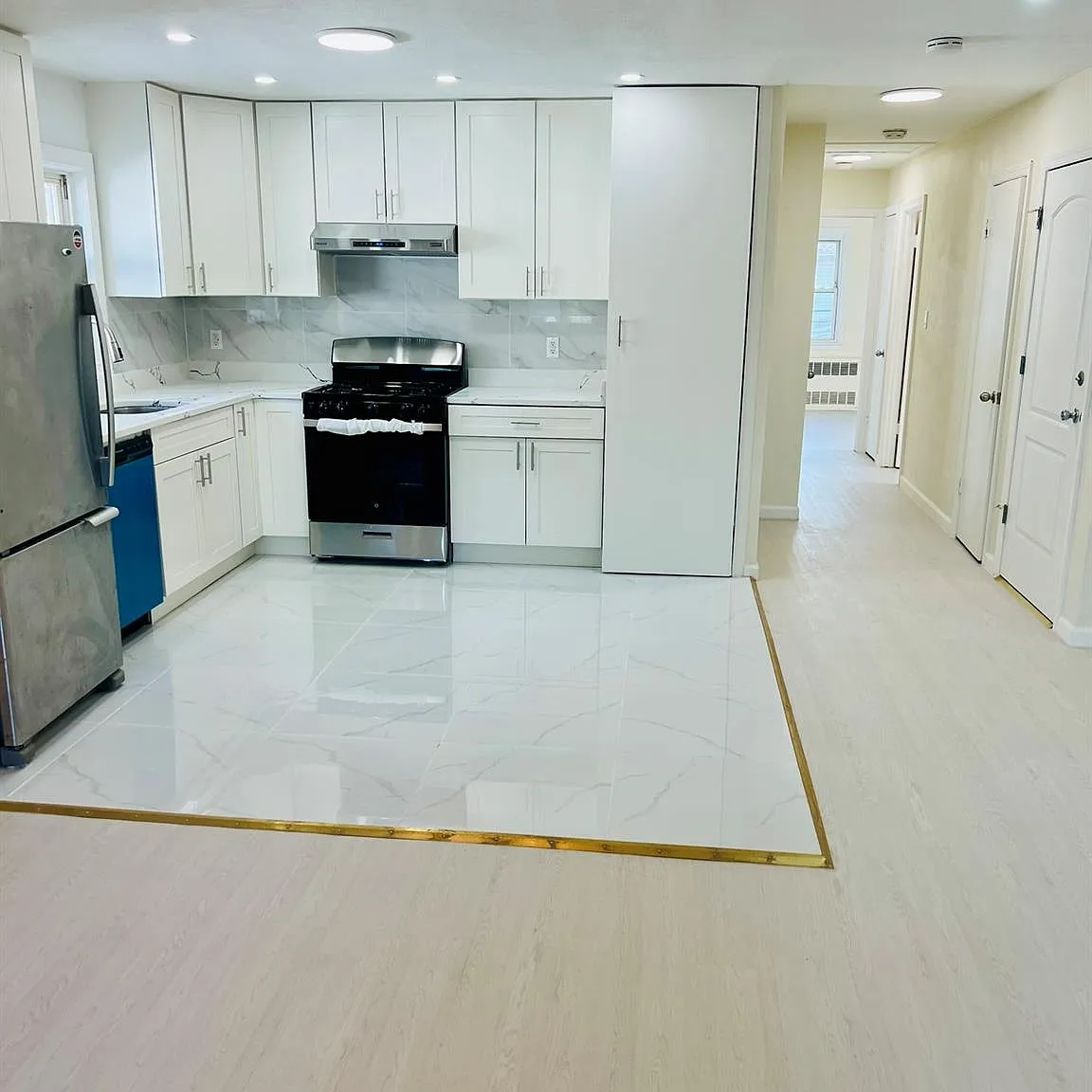 3 bed, 1.5 bath, 1150 sqft, $3,300 — Photo 2
