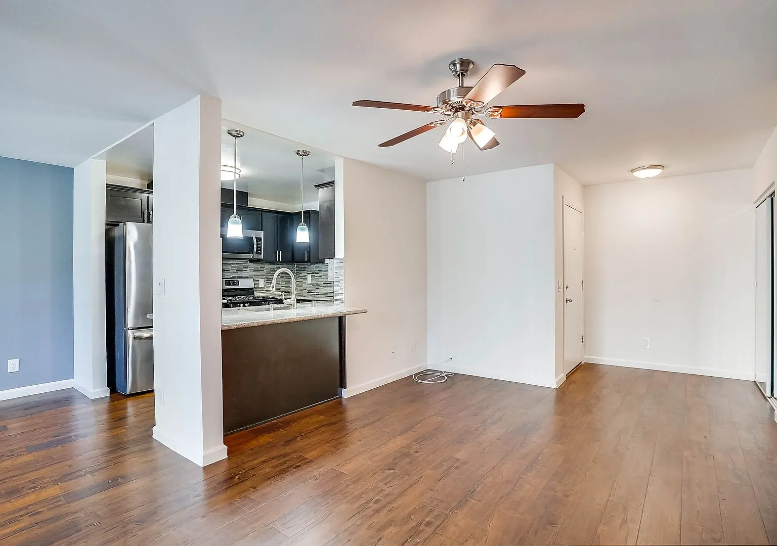 821 N. Austin Ave — Photo 2