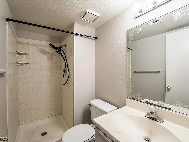 8705 Isola Dr — Photo 13