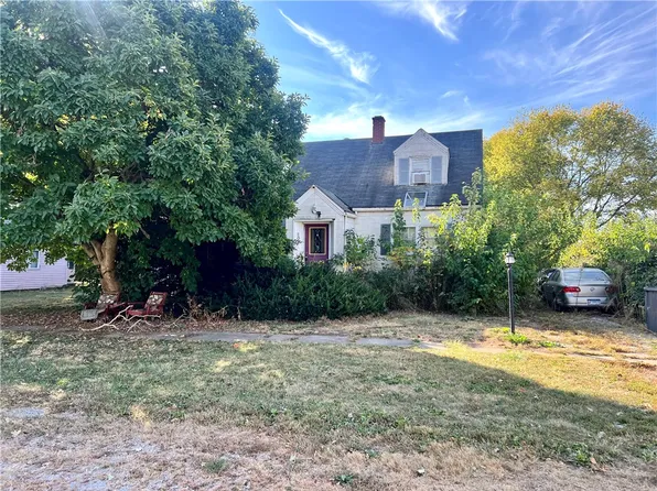 202 Clark St, Sidell, IL 61876