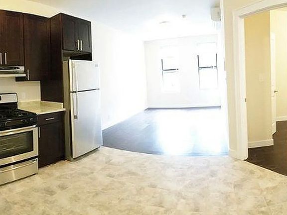 4th image of 2312 31st St #5