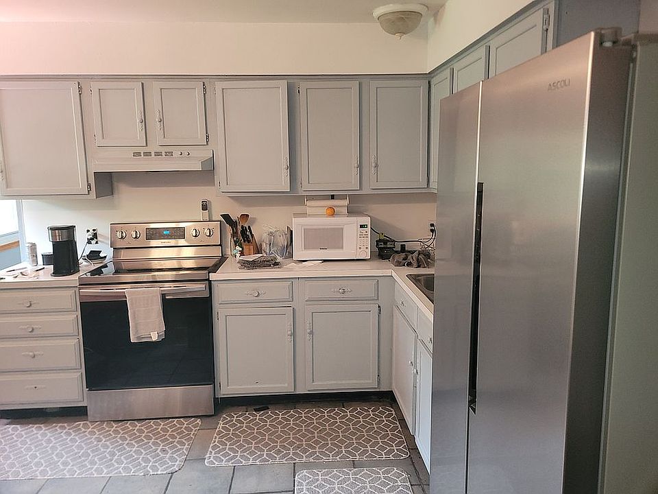 1st image of 5715 Sloan Dr