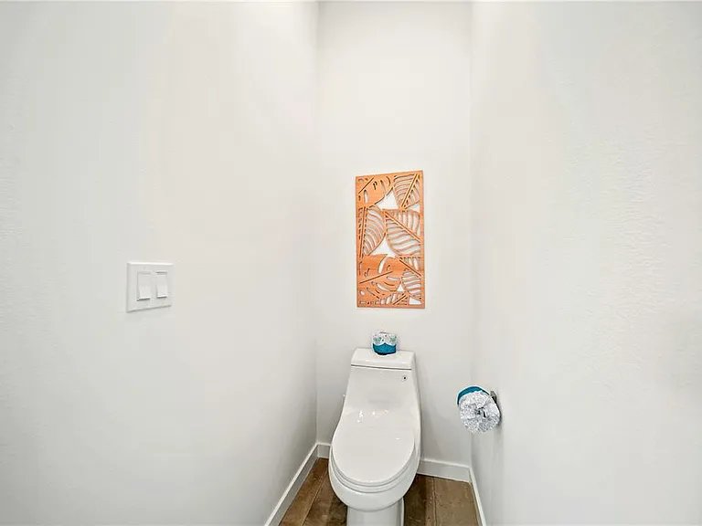 2327 Hillview St — Photo 26