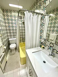 Rented by Harris Philip NYC